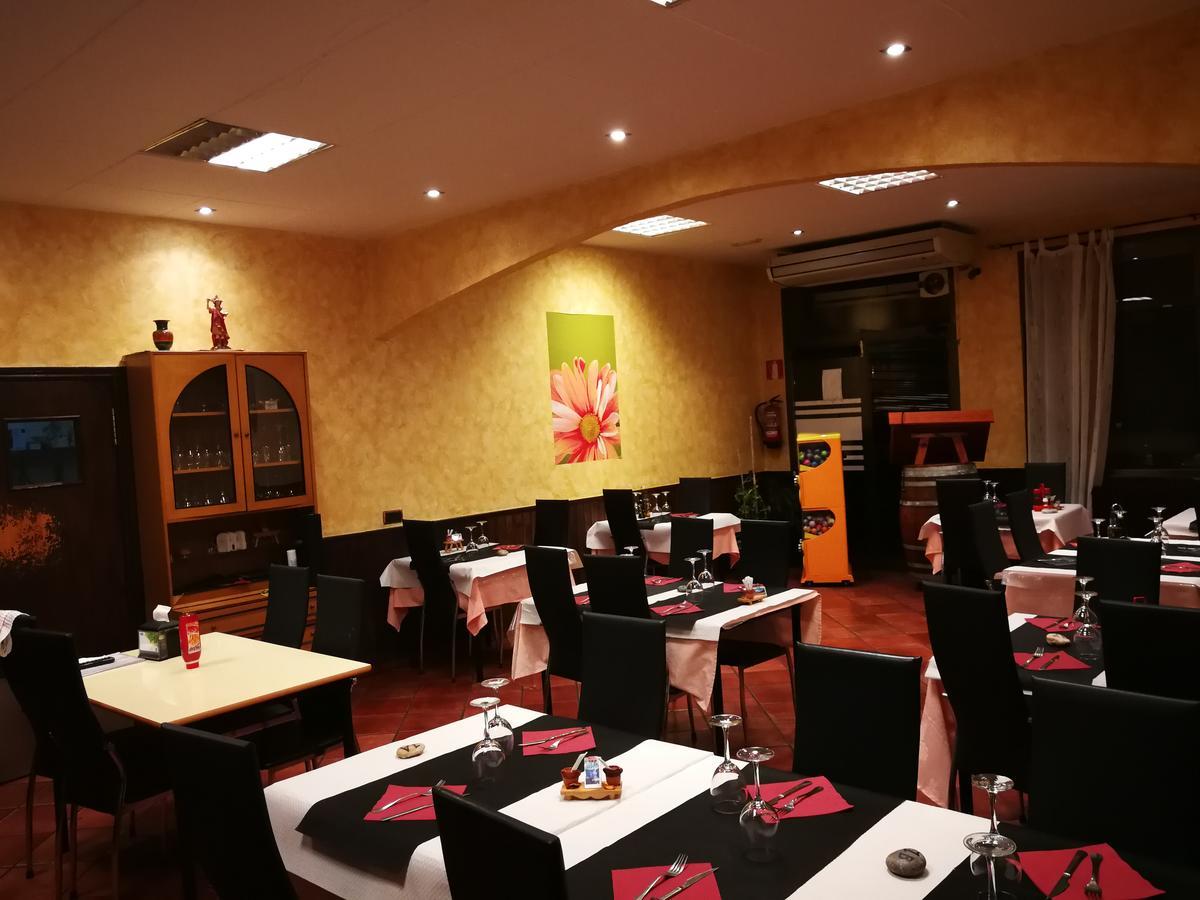 Hostal Escarla Aren 외부 사진